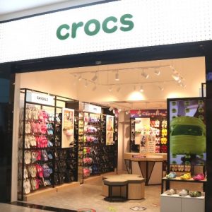 Crocs tem novo espaço mais moderno no RioMar