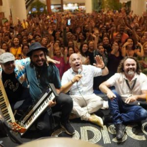Dia dos Avós é no RioMar com show gratuito da banda O Disco