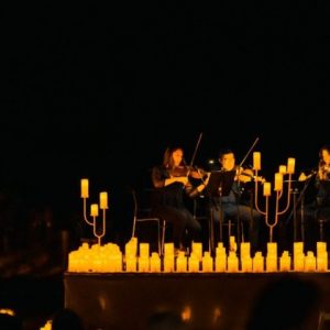 “Candlelight: Os Clássicos do Rock” chega ao Teatro RioMar