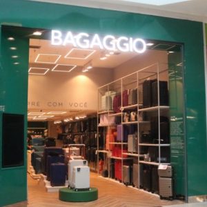 Bagaggio inaugura espaço com variedade de malas e bolsas