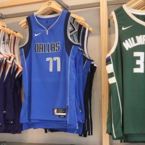 Dia dos Pais na NBA Store: presentes perfeitos para fãs de basquete
