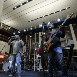 RioMar promove Feriado e Música com tributo a Roupa Nova