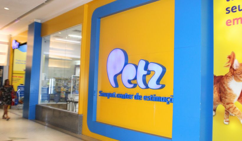 Petz tem serviços de banho, tosa, corte de unha e muito mais