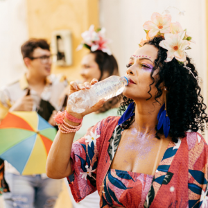 Carnaval: saiba como se manter hidratado nos dias de folia