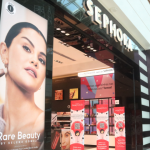 Nova linha da Rare Beauty, da Selena Gomez, chega à Sephora