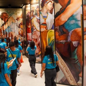 Exposição de Michelangelo recebe alunos do IJCPM