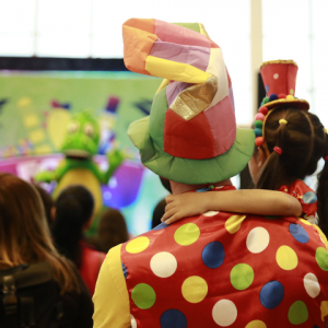 É hoje! Show gratuito da Bicharada da Trup no RioMar de Folia