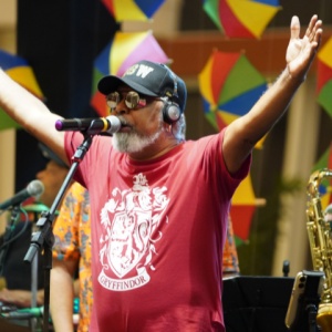 É hoje! RioMar de Folia inicia com show de Marron Brasileiro